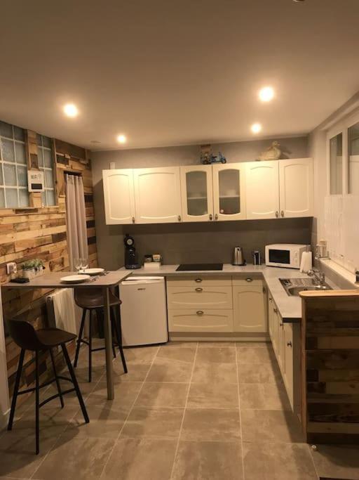 Bienvenue Chez Moi Apartamento Calais Exterior foto